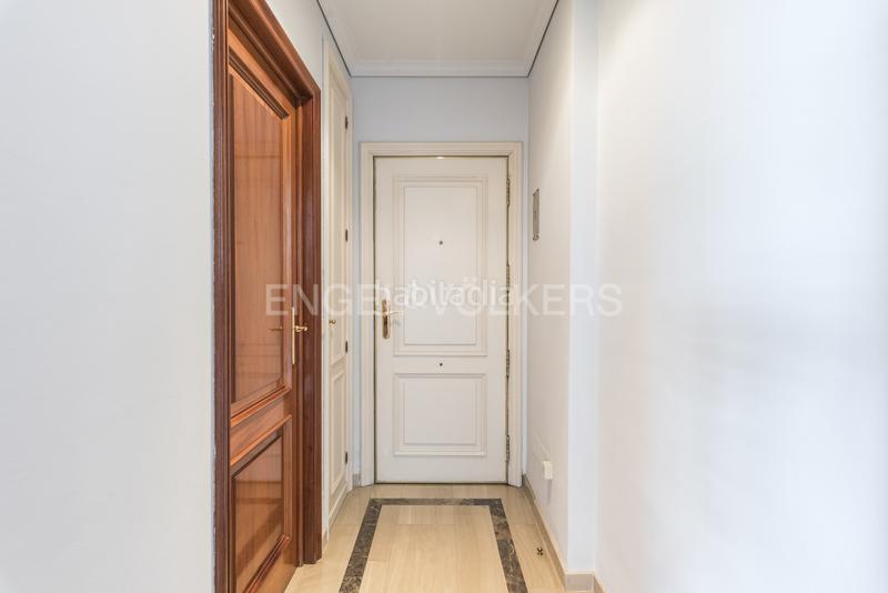 Foto d5133ce9-1e08-4a88-9b38-5849a261f306. Miete appartement mit heizung parking in Nueva España Madrid