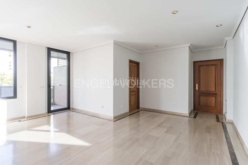 Foto ff42883e-cdcc-4c2c-b86d-080026254317. Miete appartement mit heizung parking in Nueva España Madrid