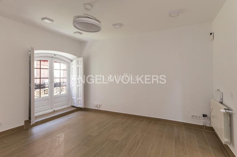 Foto 44f7a0b5-be58-4c31-b73c-86b1d03b2b6d. Appartement mit heizung in Cortes-Huertas Madrid
