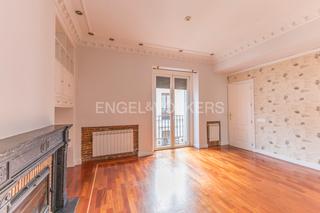 Alquiler Apartamento en Sol. Encantador piso de un dormitorio en la calle carretas, sol