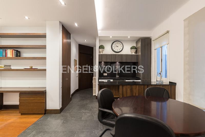 Foto 1c88c77f-bca5-47aa-b58c-4646a86397b6. Apartamento versátil piso con patio privado en chamberí en Madrid