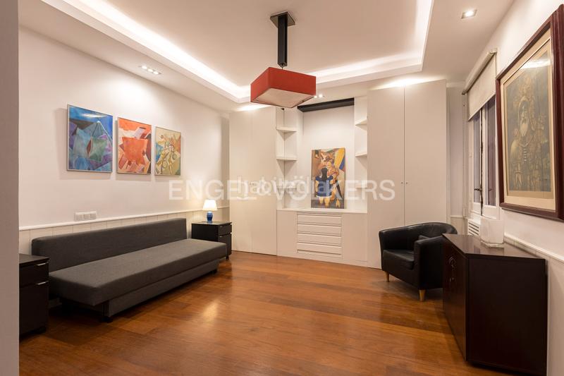 Foto 4bd1f9bd-43df-4435-8459-eac22b468ade. Apartamento versátil piso con patio privado en chamberí en Madrid