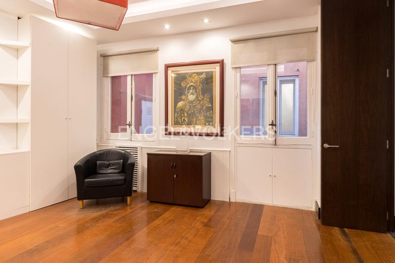 Foto 4ff46619-3245-4c24-bd33-cd5969c0ff7d. Apartamento versátil piso con patio privado en chamberí en Madrid