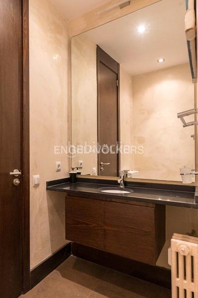 Foto c9ef398b-9287-4c33-96ff-255bfdab6144. Apartamento versátil piso con patio privado en chamberí en Madrid