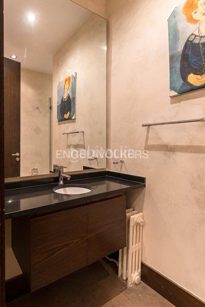 Foto ee014371-32f3-4c27-bfc0-d5c3787d75f5. Apartamento versátil piso con patio privado en chamberí en Madrid