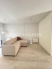 Lloguer Apartament a Valdeacederas. Hermoso piso con muebles a estrenar en la calle miosotis