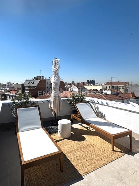 Foto 2e41f4c9-eb25-429f-a27e-bb73b097058e. Àtic amb calefacció a Trafalgar Madrid