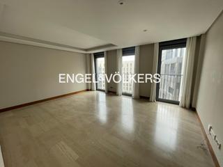 Location Appartement  Plaza del alcalde moreno torres. Exclusivo y amplio piso en sanchinarro