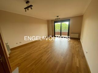 Alquiler Apartamento  Avenida de la dehesa. Fantástico piso que reúne confort, naturaleza y conectividad en