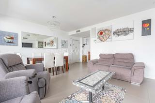 Location Appartement  Avenida manuel fraga iribarne. Espectacular piso en la mejor zona de valdebebas!