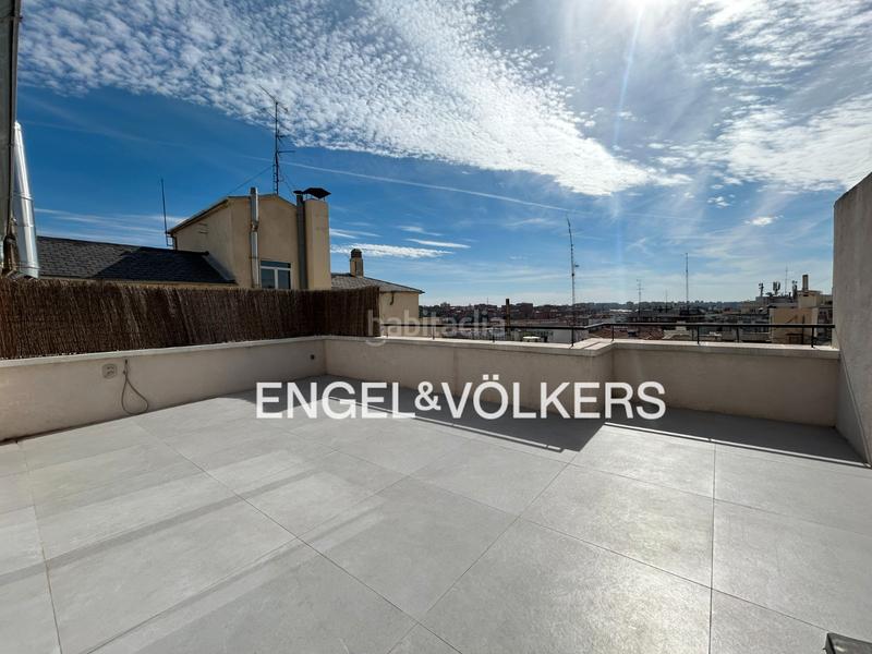 Foto 133969e5-b291-42e9-abf8-ec1c27b05981. Dachwohnung mit heizung in Fuente del Berro Madrid