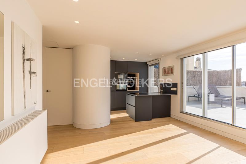 Foto 5acaa8c2-262a-4480-bf9f-a923656ab01b. Dachwohnung mit heizung in Fuente del Berro Madrid