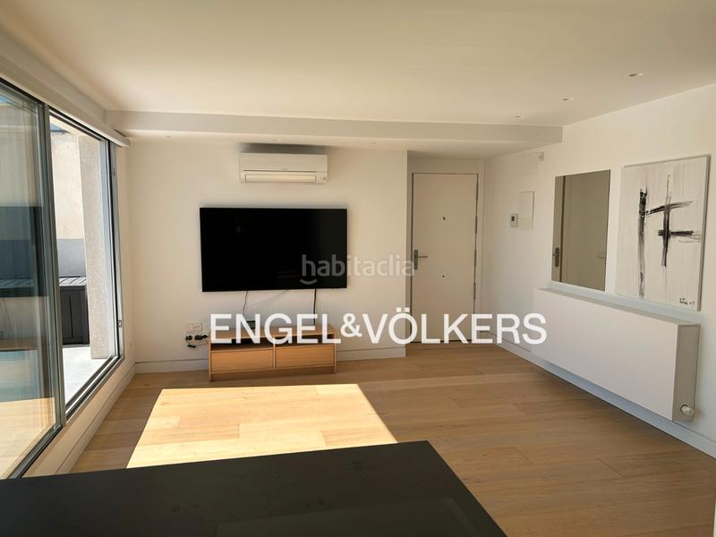 Foto 765596ba-fc12-416f-bace-961bd655024e. Dachwohnung mit heizung in Fuente del Berro Madrid