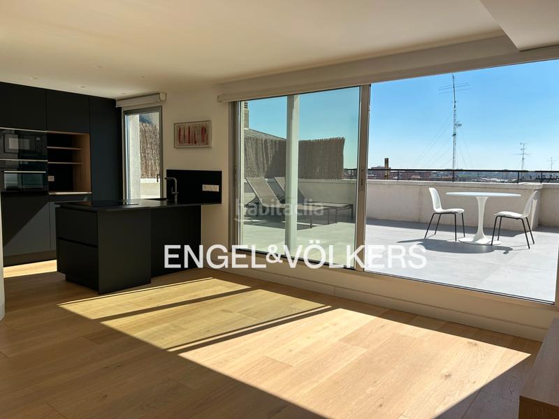 Foto c154f8f8-bc35-44a9-97ae-82b3e4e1b1a2. Dachwohnung mit heizung in Fuente del Berro Madrid