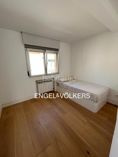 Foto e02ce066-e755-4af7-8027-aae17a73c367. Dachwohnung mit heizung in Fuente del Berro Madrid