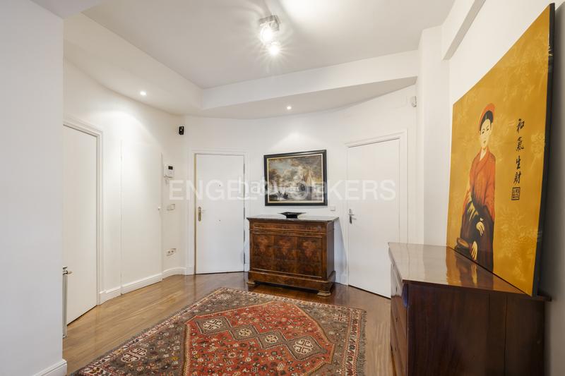 Foto 3f8e9ada-f6c0-4bb7-8169-fefe5b7469e8. Alquiler apartamento magnífica vivienda de lujo en pintor rosales. se alquila amueblada. en Madrid