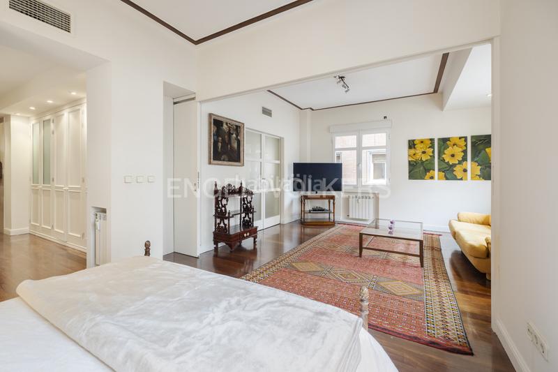 Foto 86b69644-940a-491c-b83e-76e5f5ee78b8. Alquiler apartamento magnífica vivienda de lujo en pintor rosales. se alquila amueblada. en Madrid