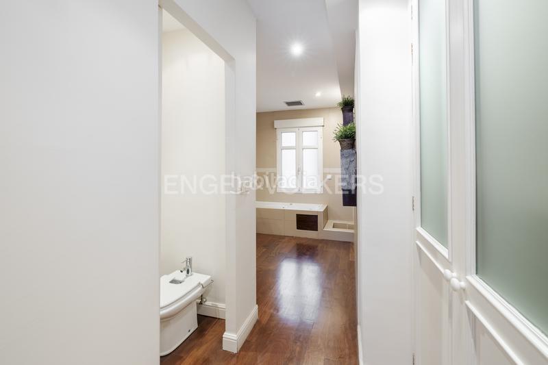 Foto f4c4c17b-3bb3-4f2b-9871-cbf836e93e43. Lloguer apartament amb calefacció a Argüelles Madrid