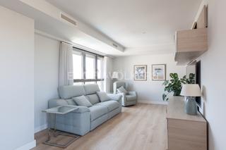 Alquiler Apartamento  Avenida de juan antonio samaranch. Moderno piso minimalista en valdebebas