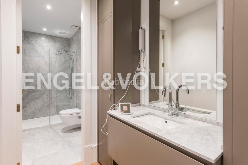 Foto b30575f1-f329-4554-b54d-76d1f25a1b89. Alquiler apartamento piso a estrenar en Almagro en alquiler en Madrid