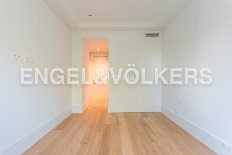 Foto 1d27a7e9-a7f0-4e95-b7aa-56255edf5076. Lloguer apartament amb calefacció aparcament piscina a Madrid