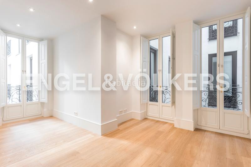 Foto d148e685-f134-4762-b29c-6e3ef7123f4e. Lloguer apartament amb calefacció aparcament piscina a Madrid