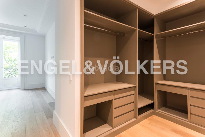 Foto 2a5d2908-0a37-4751-a5f3-5f8b454079b4. Rent apartment with heating parking pool in Almagro Madrid