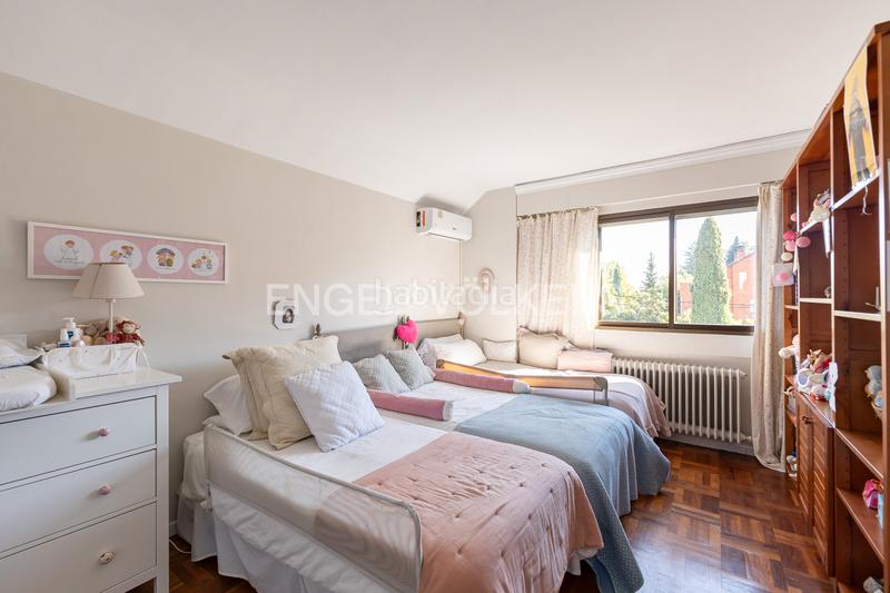 Foto 08c337d5-03fa-4127-9673-dee795952e2f. Casa chalet individual con piscina en el plantío, aravaca, en Madrid