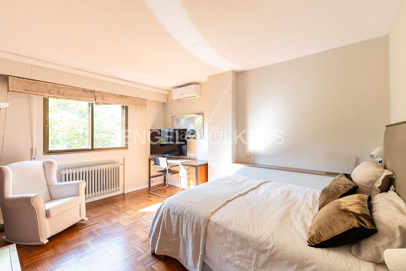 Foto 1bfeac8a-c612-44f4-9985-d62bdb4fafad. Casa chalet individual con piscina en el plantío, aravaca, en Madrid