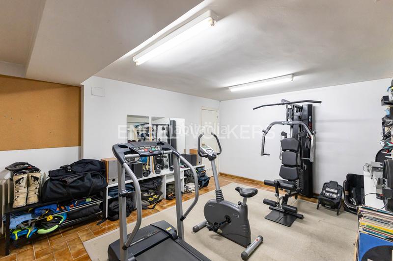 Foto 251a7e00-c4a9-4410-9d5f-333a2be38275. Casa chalet individual con piscina en el plantío, aravaca, en Madrid