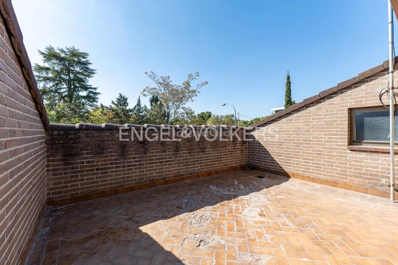 Foto 738dd1dc-7d9a-4609-a03c-d97eb6c9f2b9. Casa chalet individual con piscina en el plantío, aravaca, en Madrid