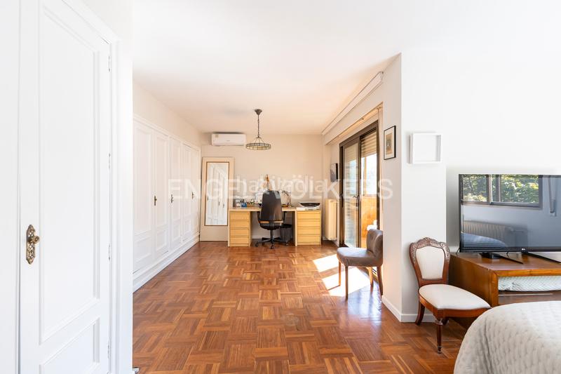 Foto 91511bed-8fe5-4368-b0f2-1c162420c974. Casa chalet individual con piscina en el plantío, aravaca, en Madrid