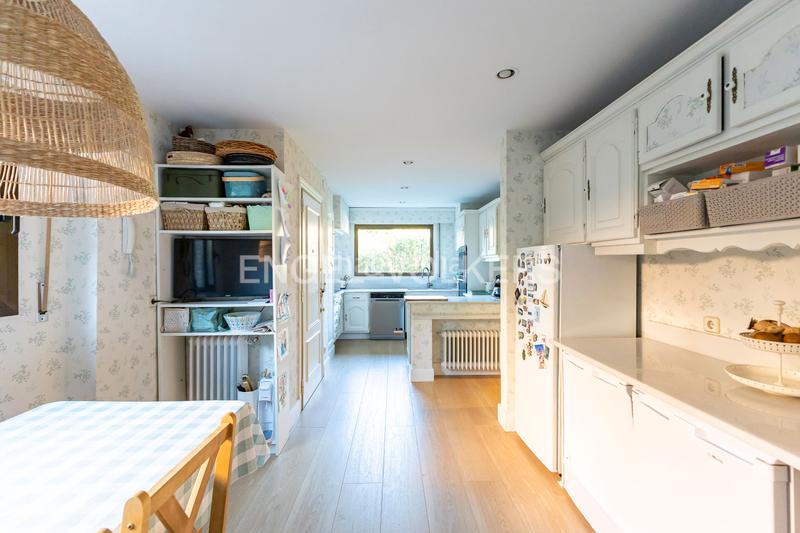 Foto b2b4bfd9-4d27-436d-a07b-07ca2264f3e0. Casa chalet individual con piscina en el plantío, aravaca, en Madrid