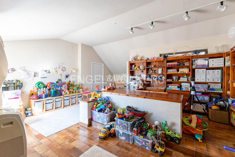 Foto d75047e9-be28-4478-8cdc-f312fabc0528. Casa chalet individual con piscina en el plantío, aravaca, en Madrid