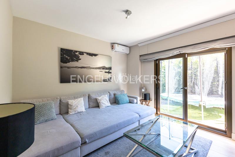 Foto e30068d9-e7a0-4a74-8d9d-4c095aaf50ed. Casa chalet individual con piscina en el plantío, aravaca, en Madrid