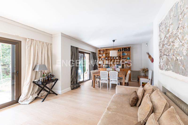 Foto fd4eea69-42aa-4018-a866-4d08a36290c0. Casa chalet individual con piscina en el plantío, aravaca, en Madrid