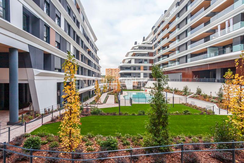 Foto 1b81eea1-664e-4e8a-be3a-40acd75ba154. Lloguer apartament amb calefacció aparcament piscina a Madrid