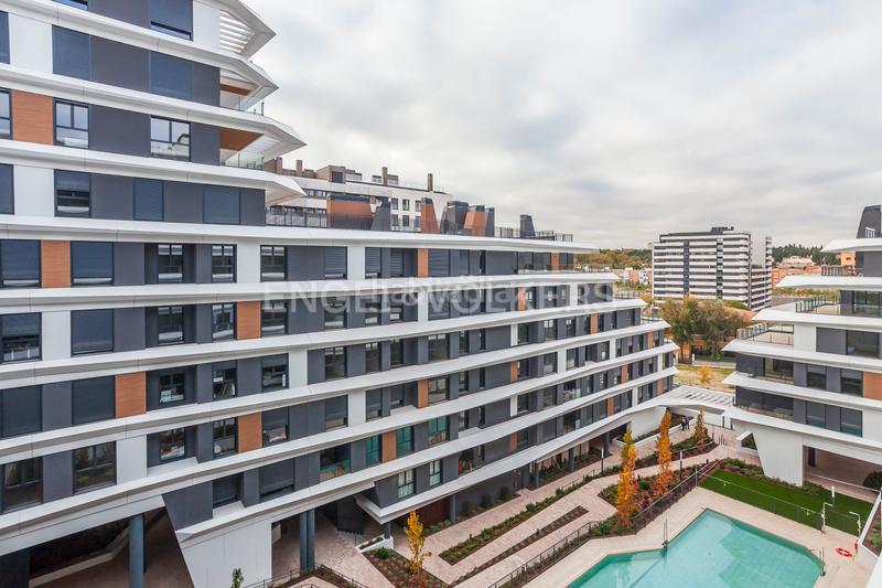 Foto b3cd3bee-192f-4ea1-87ac-2c03ae86f05a. Lloguer apartament amb calefacció aparcament piscina a Madrid