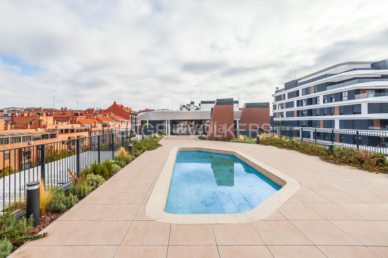 Foto e955e218-5f4c-4d3b-9c74-737f2d319c6e. Lloguer apartament amb calefacció aparcament piscina a Madrid