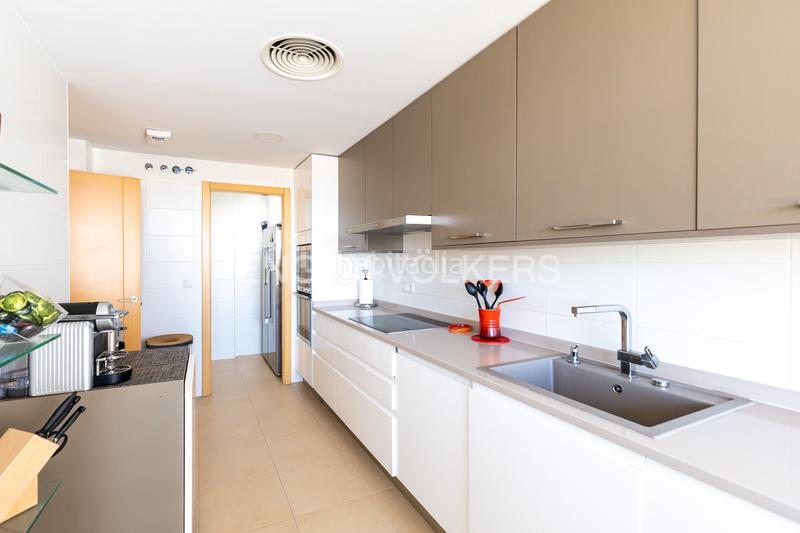 Foto 364ec47d-f7b4-46f6-a46a-3b0a06eef922. Appartement avec chauffage parking piscine dans Valdebebas - Valdefuentes Madrid