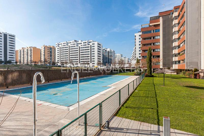 Foto ea9e0ce6-8eec-4a45-ab9b-48cd231899fb. Appartement avec chauffage parking piscine dans Valdebebas - Valdefuentes Madrid