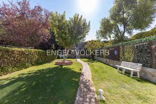 Haus in Monte Rozas. Exclusivo chalet adosado en zona privilegiada de monte rozas