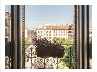 Apartamento en Universidad-Malasaña. Magnífica propiedad con reforma de lujo