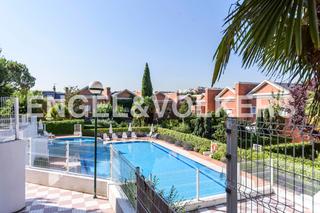 Casa en Conde Orgaz - Piovera. Chalet adosado en urbanización privada en conde de orgaz.