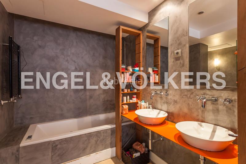 Foto eacff0c4-87e6-4d92-bcc8-8c574f8df314. Attico con riscaldamento parcheggio in Guindalera Madrid