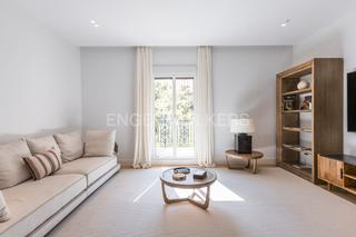 Appartement  Jose ortega y gasset. Piso de lujo en ortega y gasset con plaza de garaje.