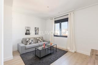 Affitto Piccolo appartamento in Lista. Luminoso, exterior, reformado, amueblado, ubicación excelente