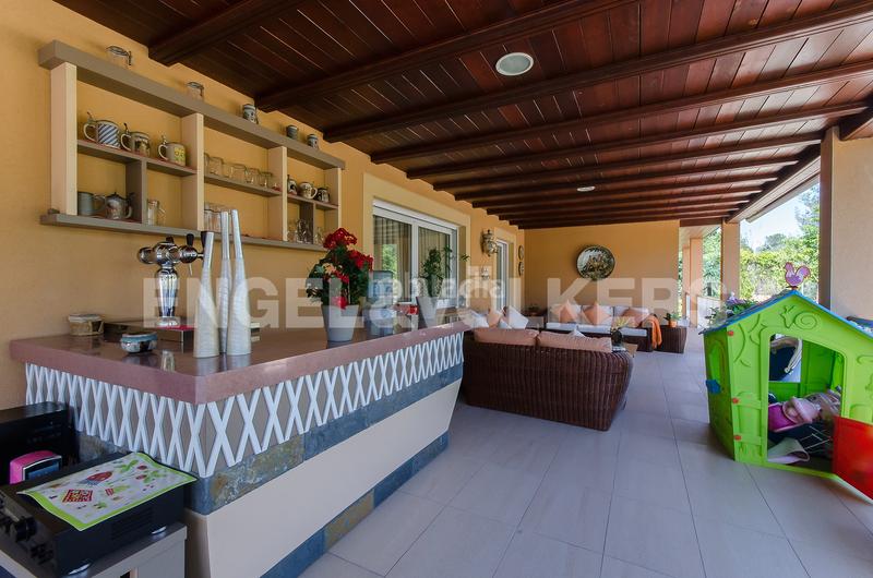 Foto 1d344a9d-14a2-4e82-b7db-a3f3f8ce94b2. Casa amb calefacció aparcament piscina a Somosaguas Pozuelo de Alarcón