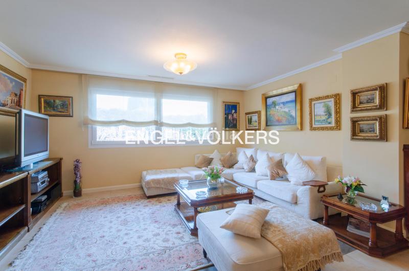 Foto 325c2df8-6d8b-41f4-bca7-fa166b94ace9. Casa amb calefacció aparcament piscina a Somosaguas Pozuelo de Alarcón