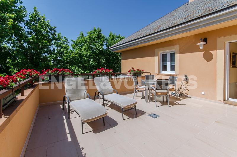 Foto 6244168b-e8f5-4bbc-9d23-5927e84770d5. Casa amb calefacció aparcament piscina a Somosaguas Pozuelo de Alarcón